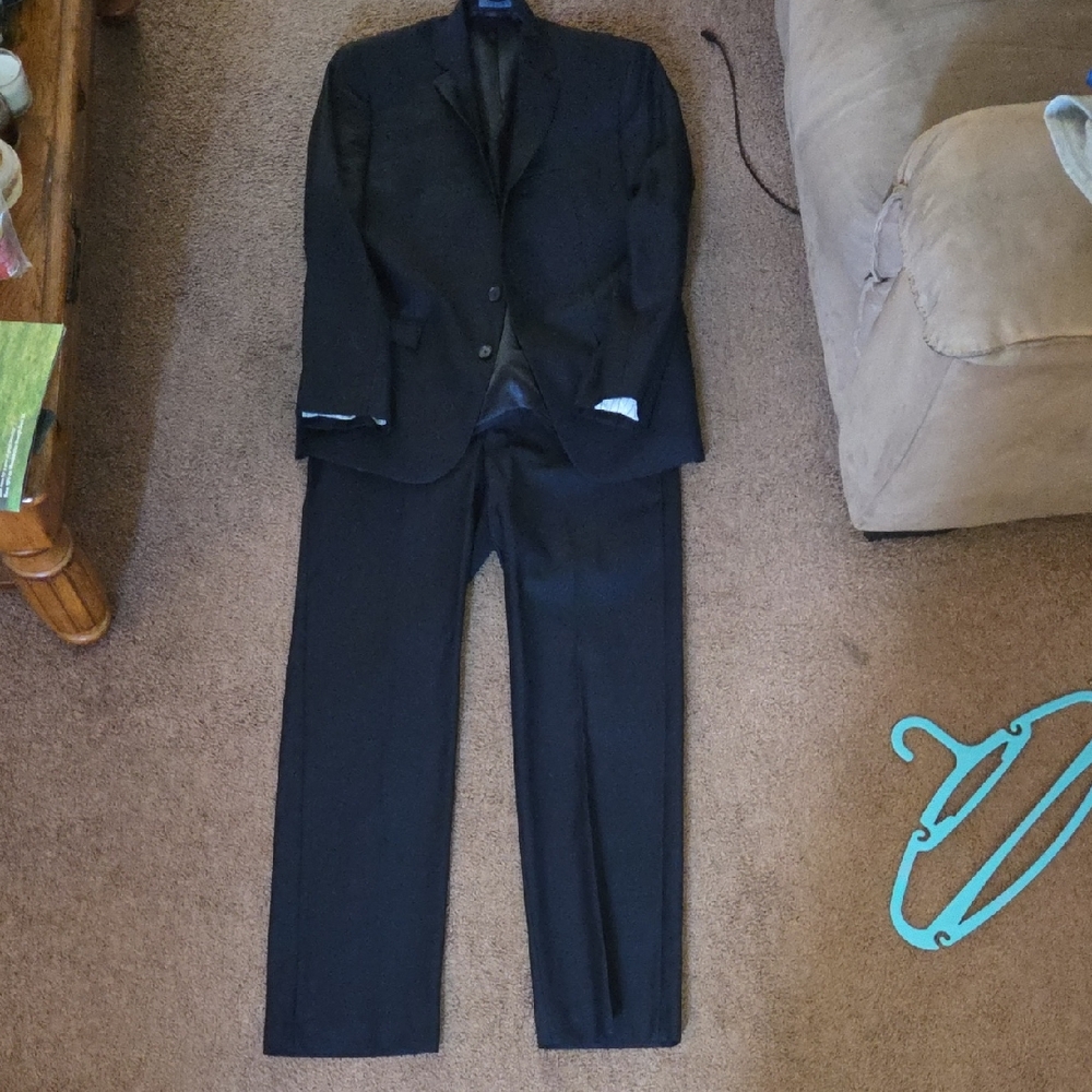 Ryan Seacrest Distinction Black Suit Classic Tailoring 40R 32/30